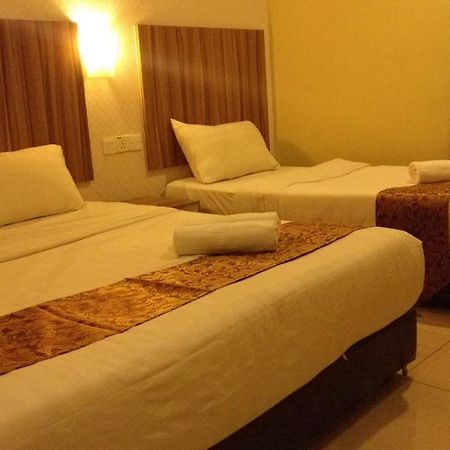 101 Lake View Hotel Puchong Kültér fotó