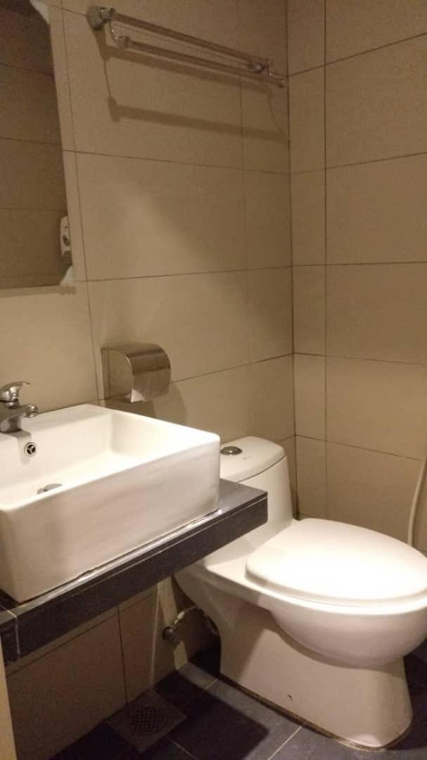 101 Lake View Hotel Puchong Kültér fotó
